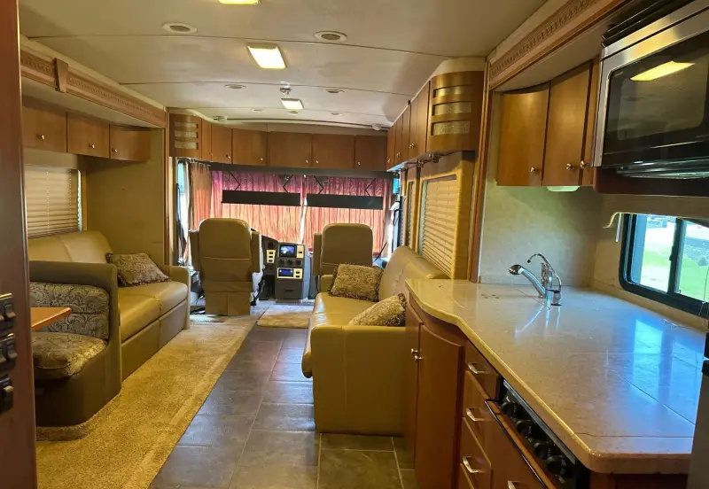 2008 Winnebago Journey photo 50