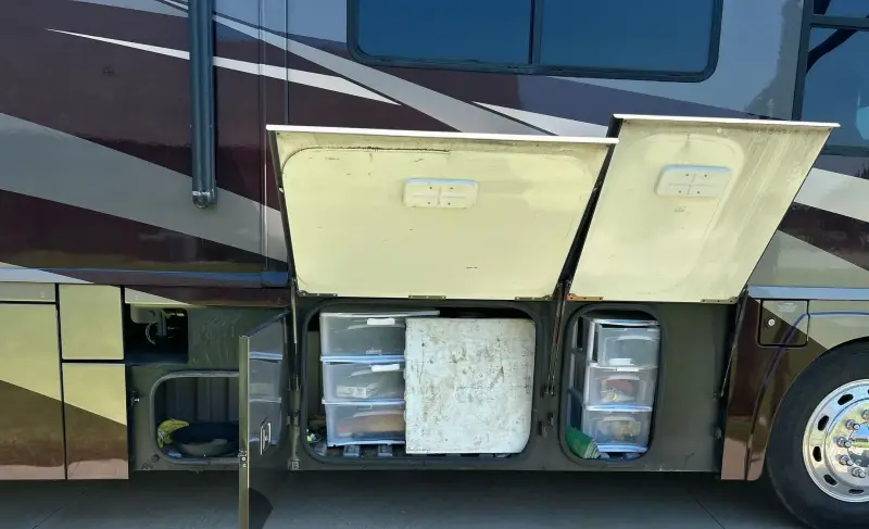 2008 Winnebago Journey photo 91
