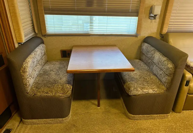 2008 Winnebago Journey photo 35