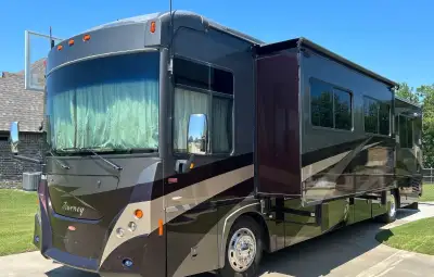 2008 Winnebago Journey
