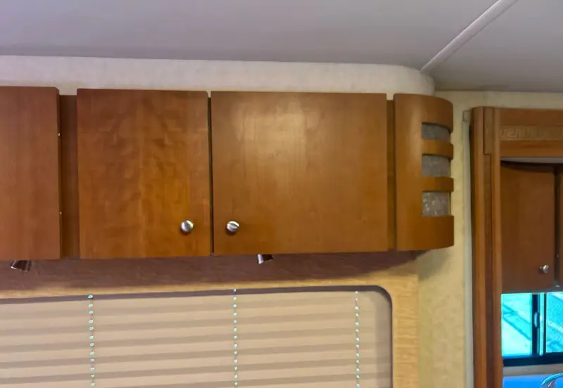 2008 Winnebago Journey photo 32